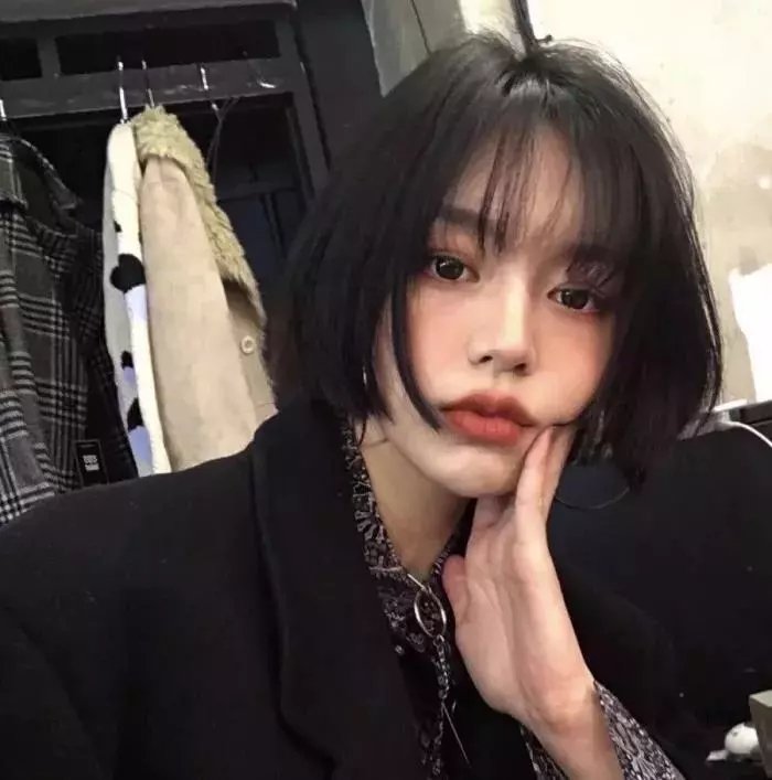 男生女生向前冲